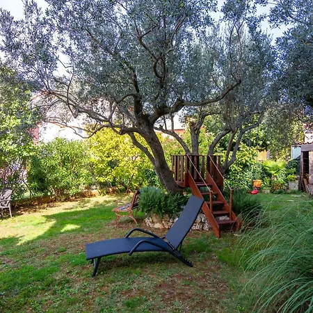 Appartamento With A Parking Space - 7494 Medolino